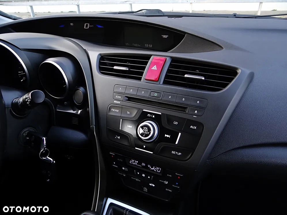 Honda Civic 1.8 Executive - 31