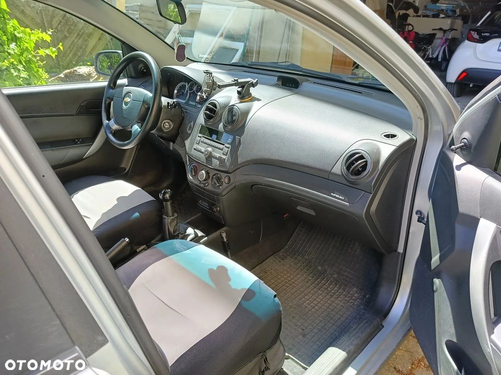 Chevrolet Aveo 1.2 16V Base (air4) - 4