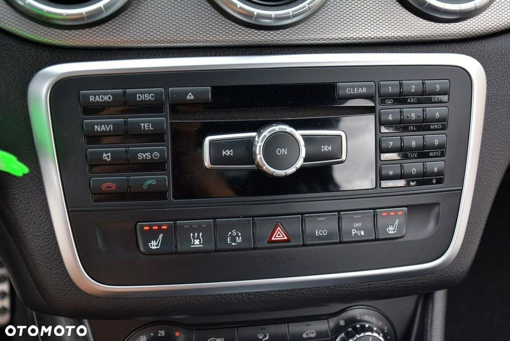 Mercedes-Benz CLA 200 7G-DCT AMG Line - 31