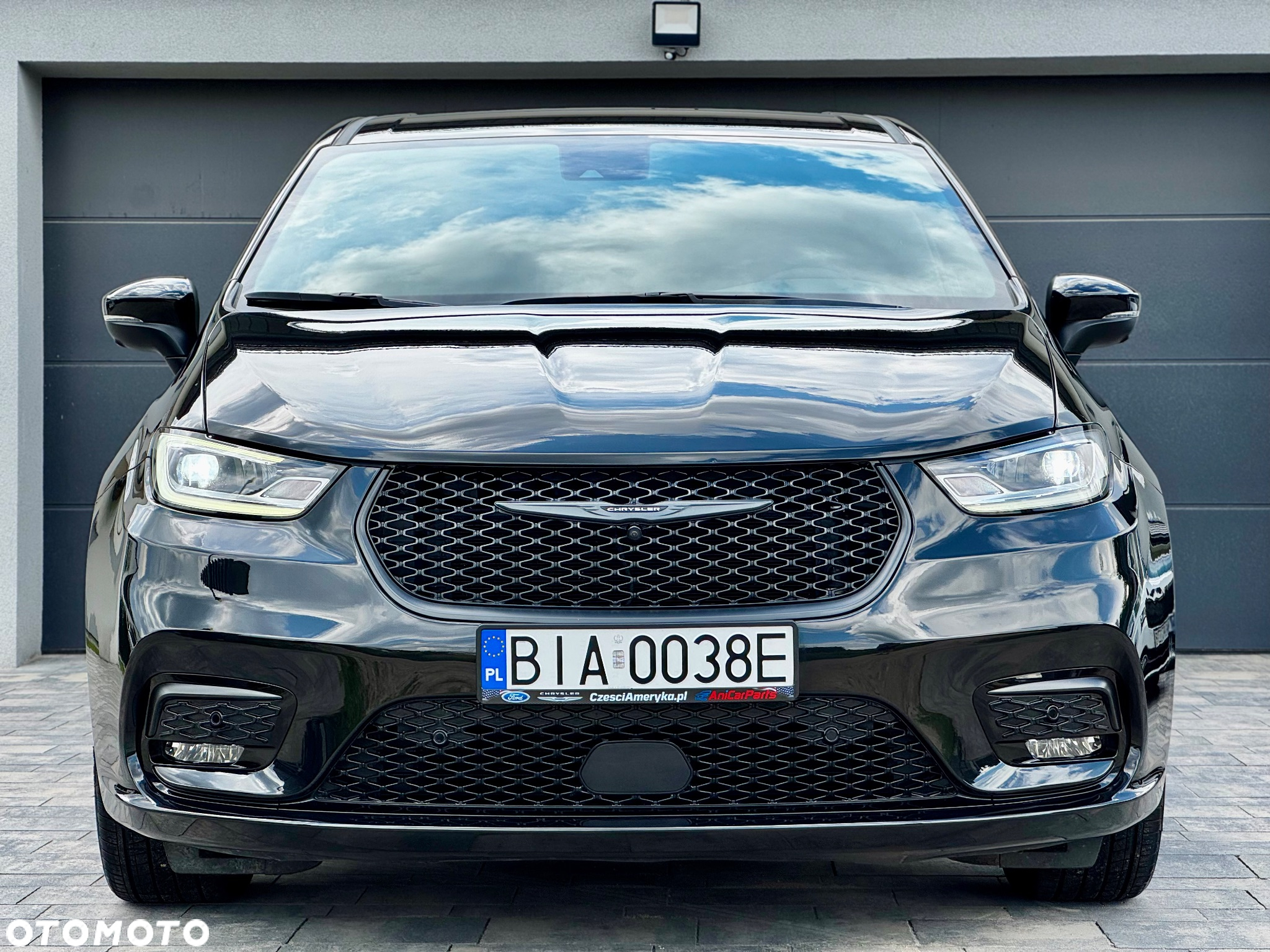 Chrysler Pacifica - 16