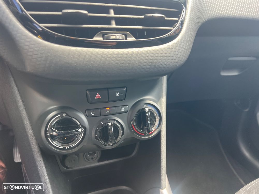 Peugeot 2008 1.2 PureTech Style - 17