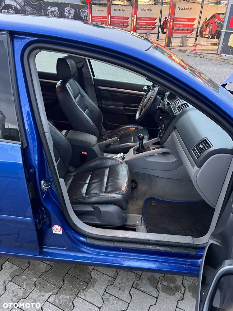 Volkswagen Golf 2.0 TDI DPF GT - 11