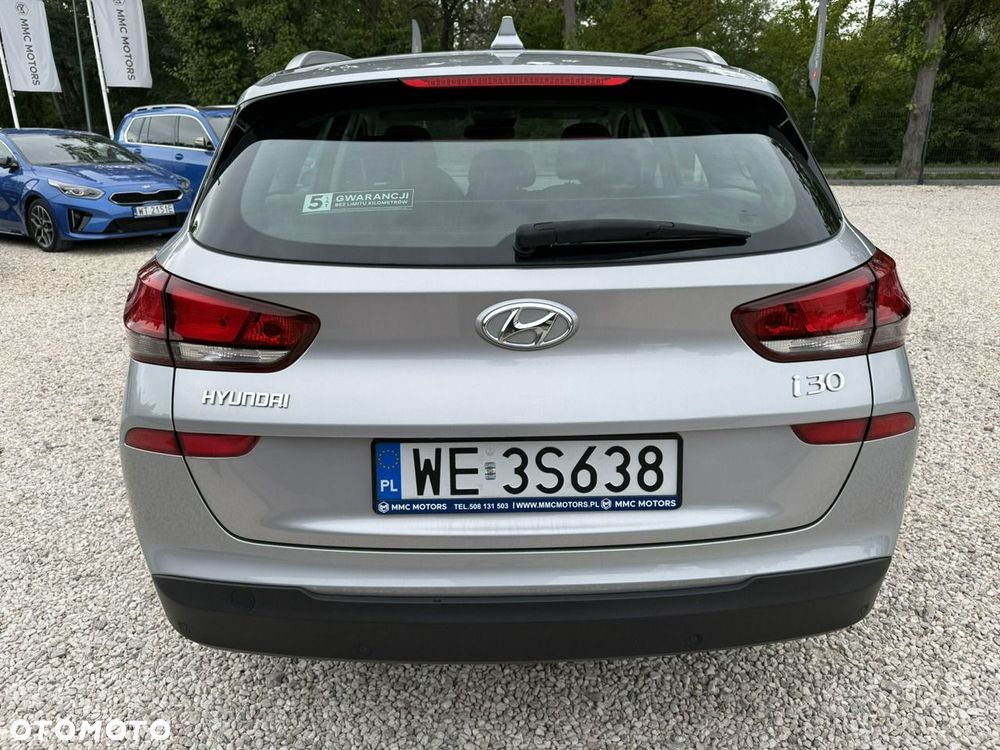 Hyundai i30 1.5 DPI Classic + - 9