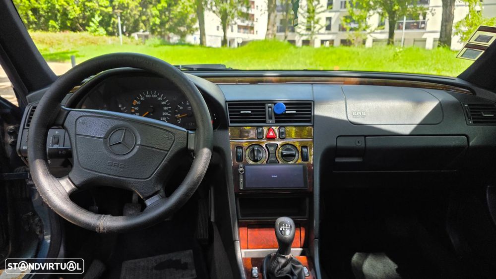 Mercedes-Benz C 220 D Elegance — fotografia 8