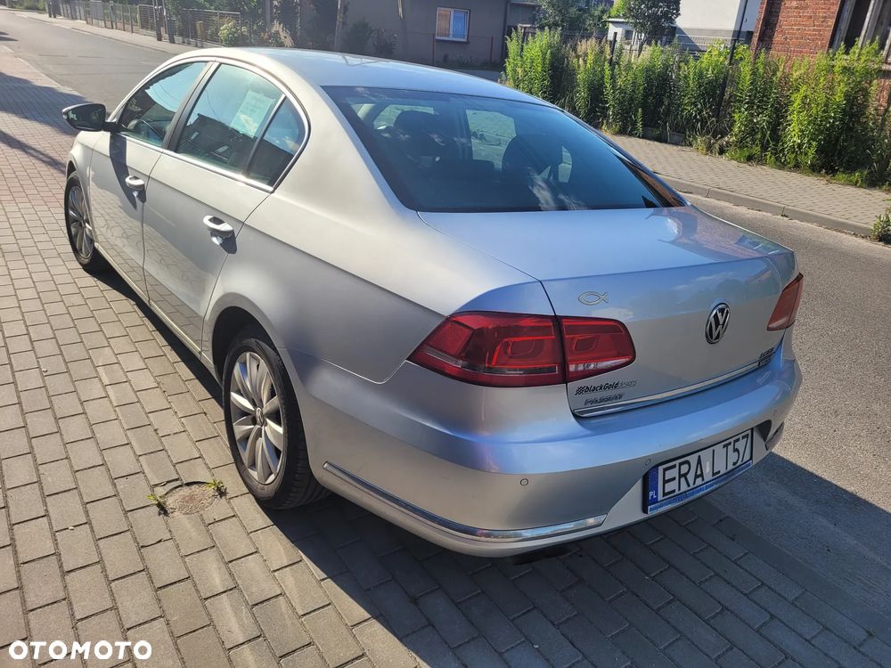 Volkswagen Passat 2.0 TDI Comfortline - 4