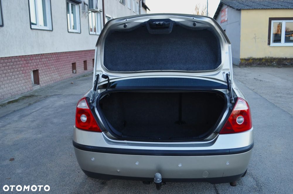 Ford Mondeo 1.8 Ghia - 9