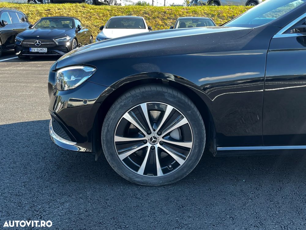 Mercedes-Benz E 300 4MATIC Aut. - 30