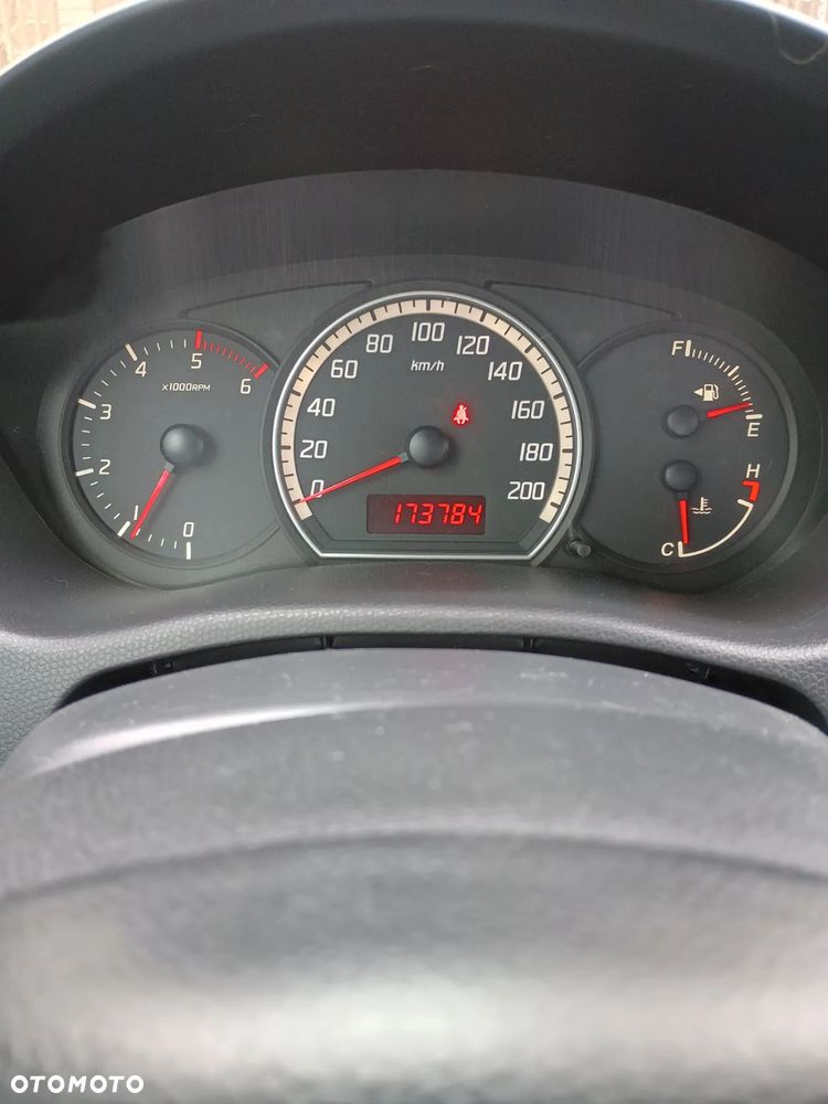 Suzuki Swift 1.3 DDiS Comfort - 11