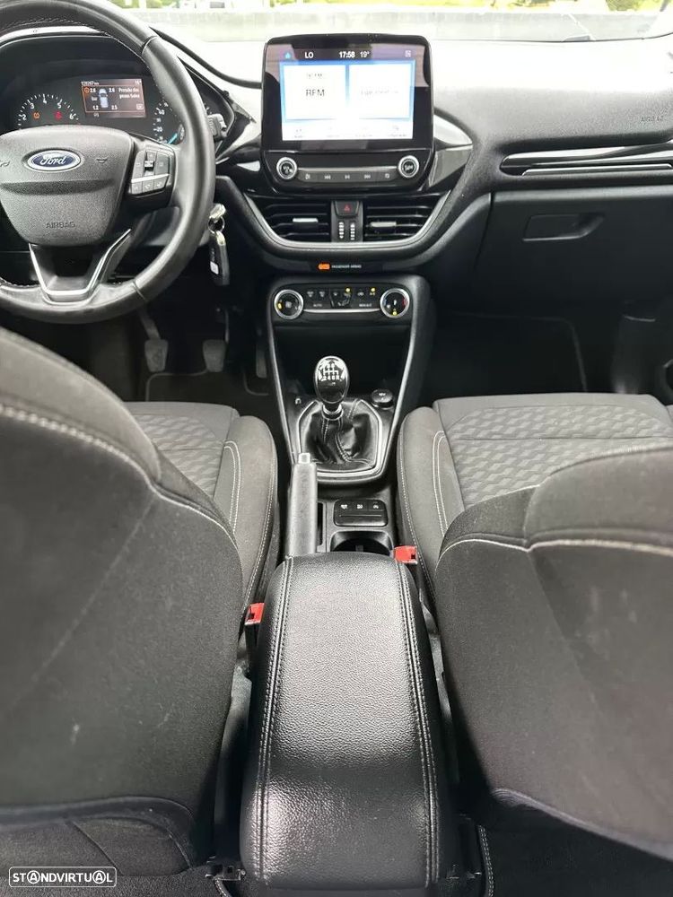 Ford Fiesta 1.0 EcoBoost Hybrid S&S TITANIUM - 52