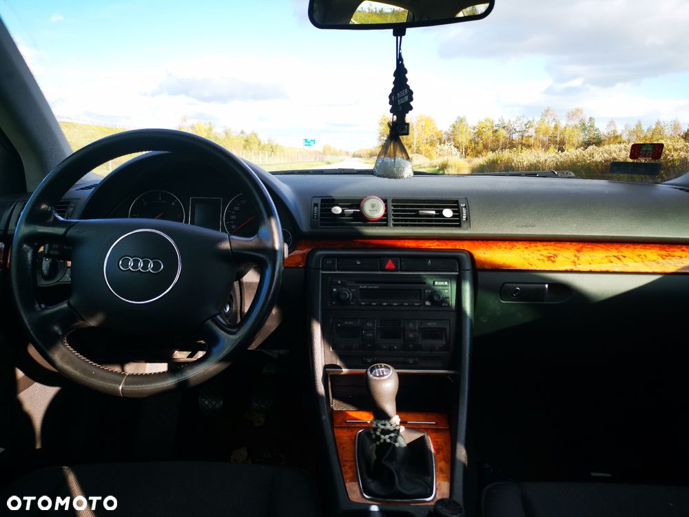 Audi A4 Limousine - 3