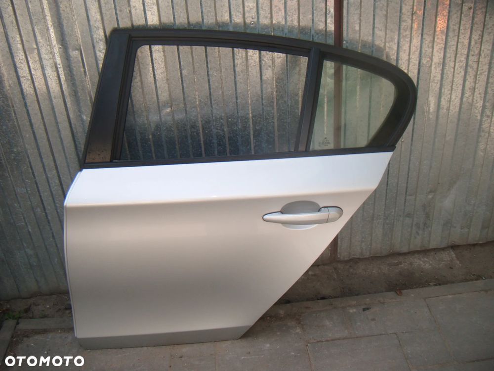 bmw 1 e-87 drzwi lewy tył gołe titan silber metallik - 1