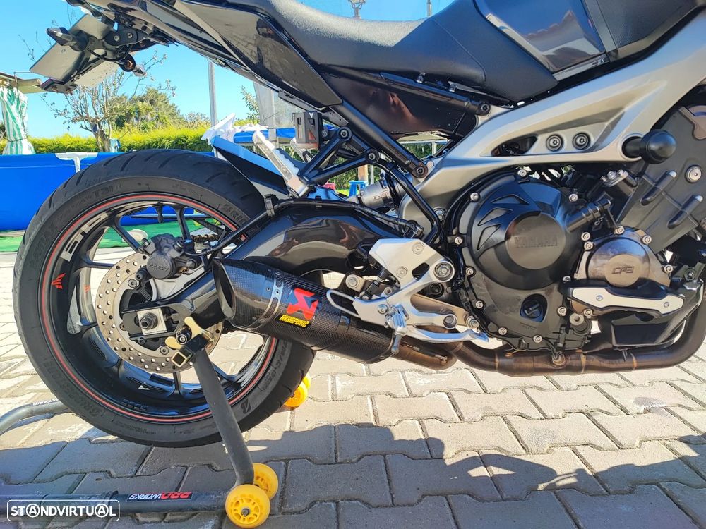 Yamaha MT-09 - 2