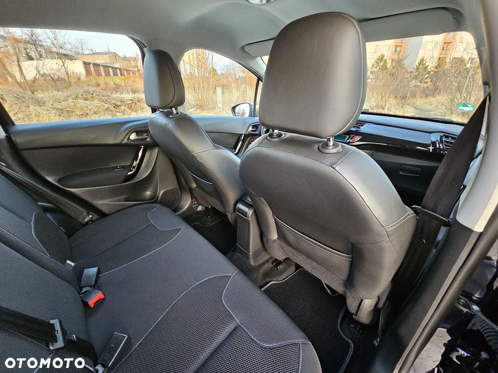 Citroën C3 Pure Tech (VTi) 82 Exclusive - 25