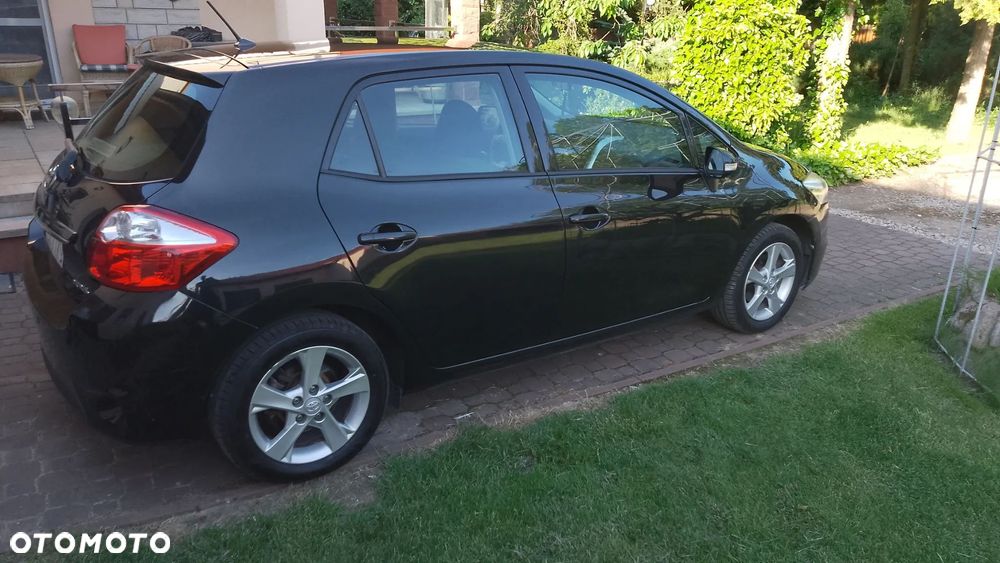 Toyota Auris 1.6 Premium + - 2