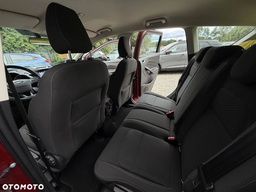 Ford Kuga 2.0 TDCi 2x4 Titanium - 20