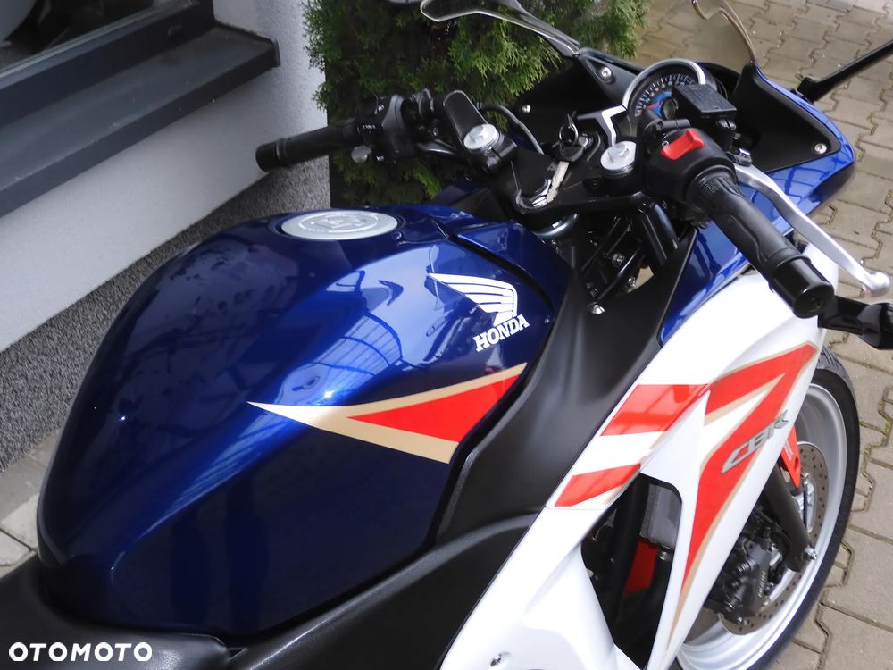 Honda CBR - 7