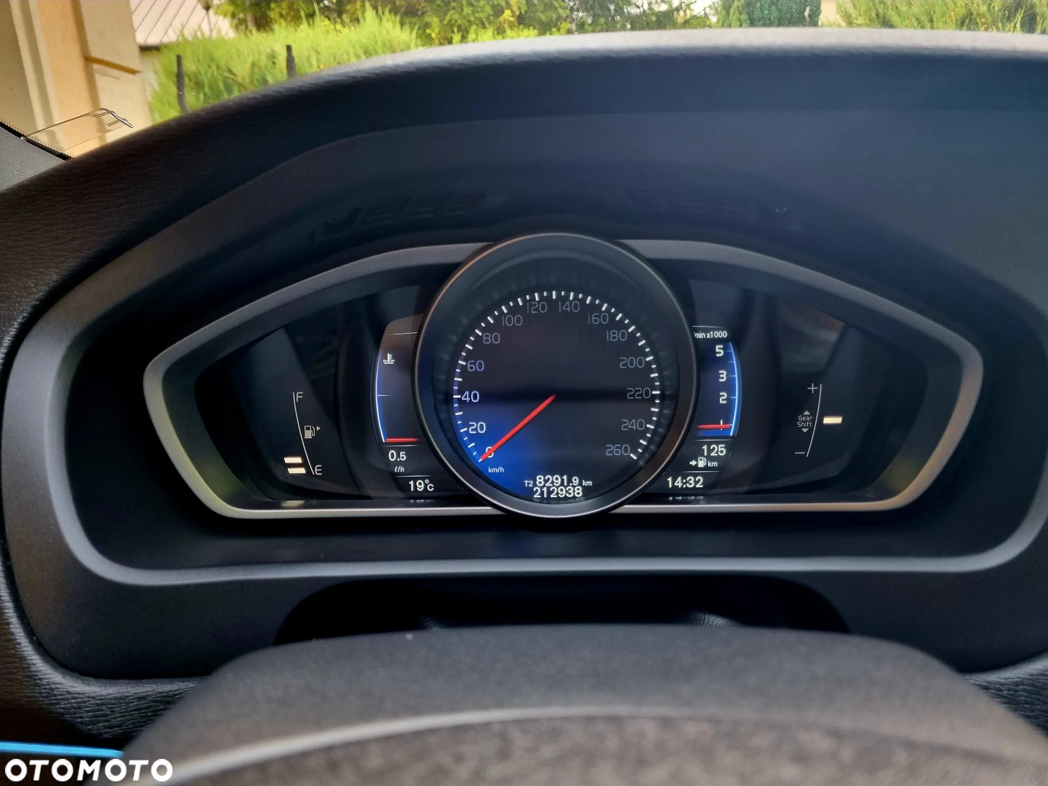 Volvo V40 D2 Drive-E R-Design Kinetic - 33