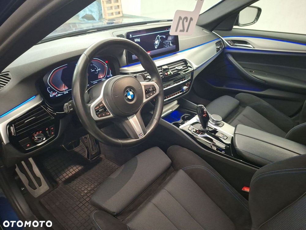 BMW Seria 5 520d xDrive MHEV M Sport sport - 11
