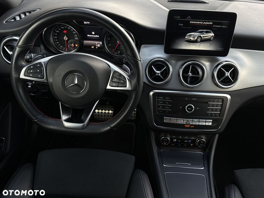 Mercedes-Benz GLA 200 7G-DCT AMG Line - 19