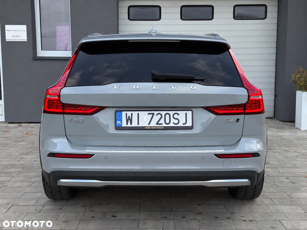 Volvo V60 Cross Country 2023 photo 4