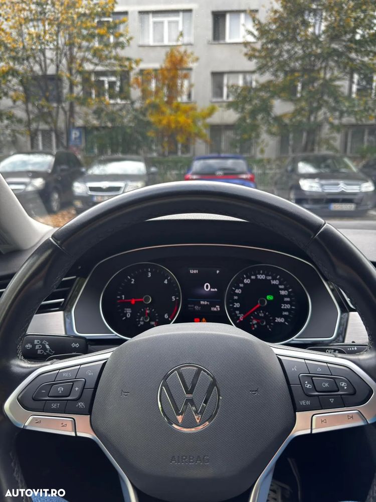 Volkswagen Passat 2.0 TDI DSG Highline - 13
