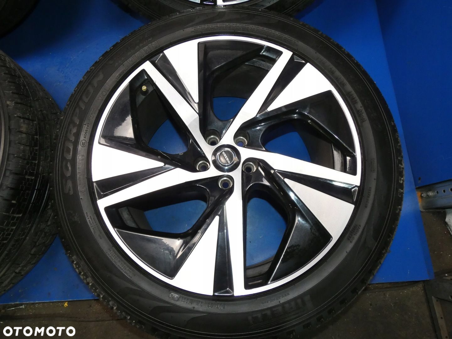 VOLVO XC90 II FELGI ALUMINIOWE 20 R20 ET38,5 OPONY PIRELLI KOŁA KOMPLET - 5