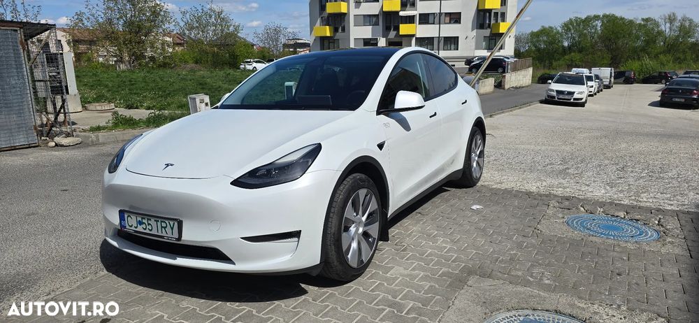 Tesla Model Y - 2