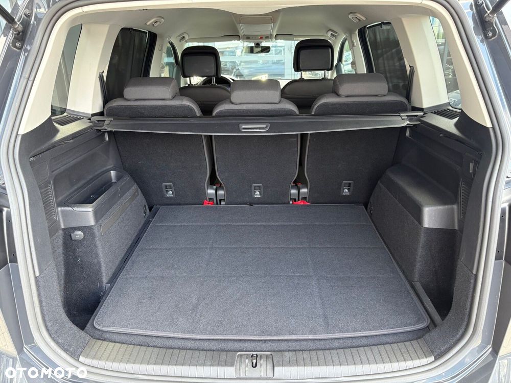 Volkswagen Touran - 20