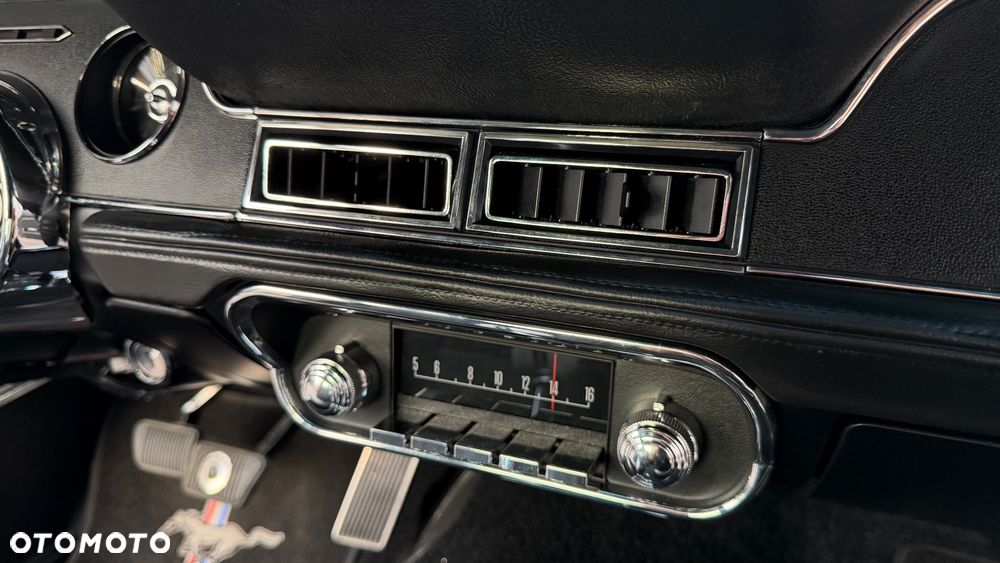 Ford Mustang - 23