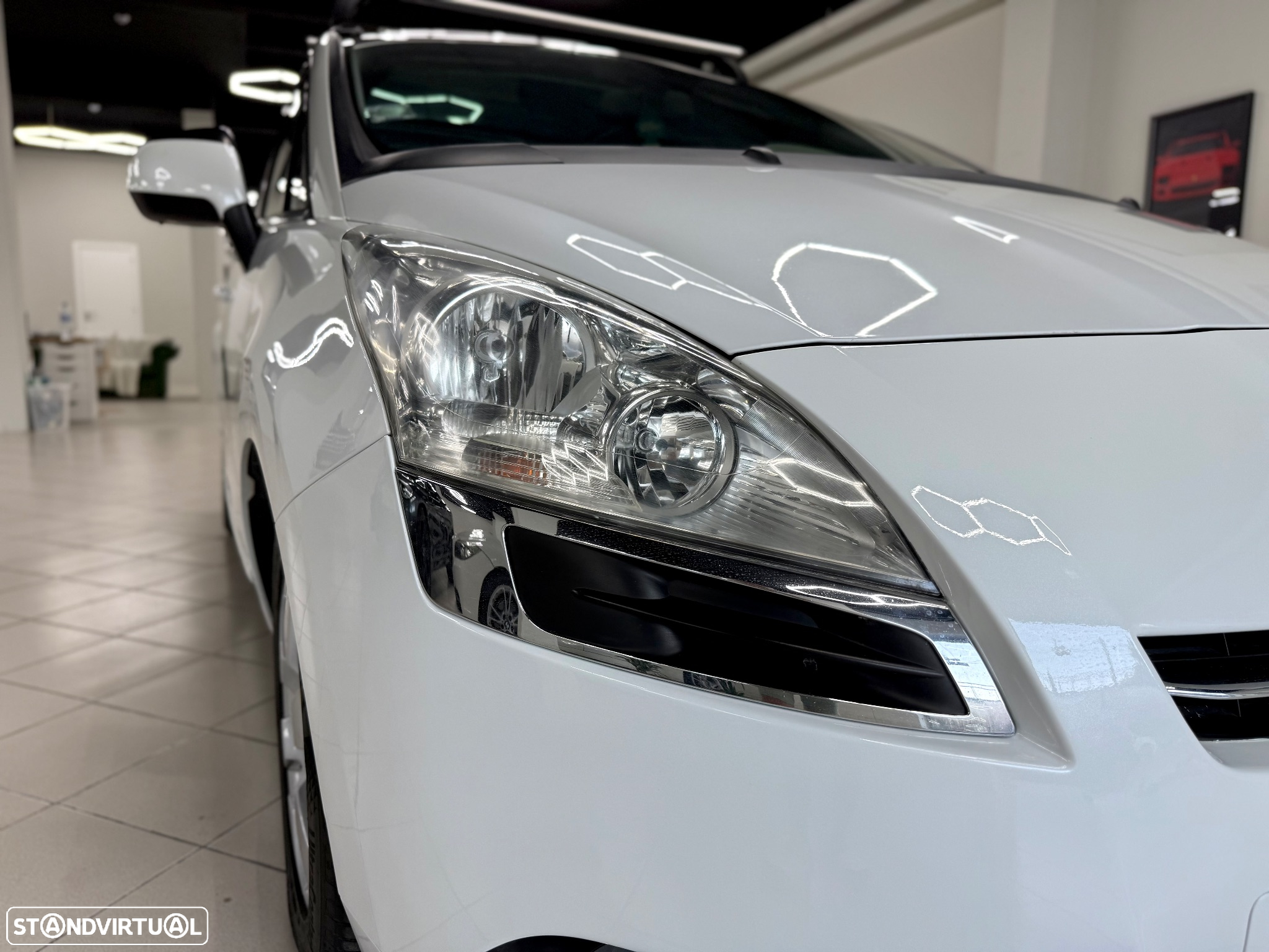 Peugeot 5008 1.6 E-HDi 7L Allure 2-Tronic - 4
