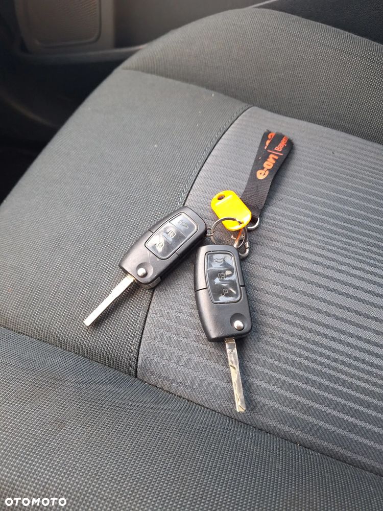 Ford Fiesta 1.25 Celebration - 16