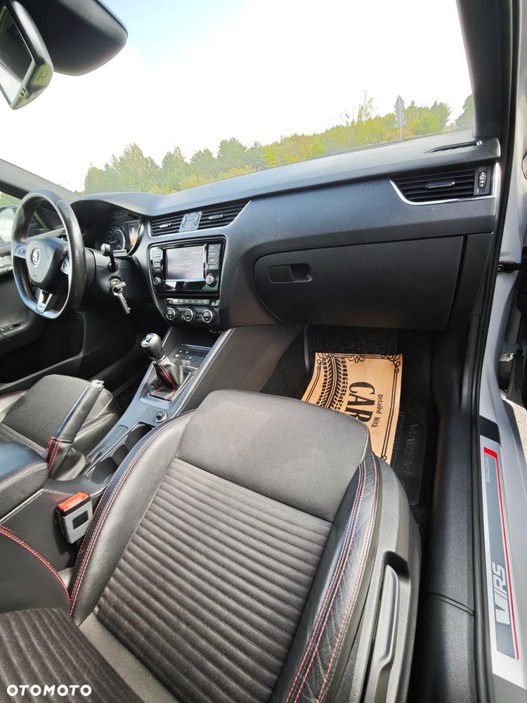 Skoda Octavia 2.0 TDI RS - 16