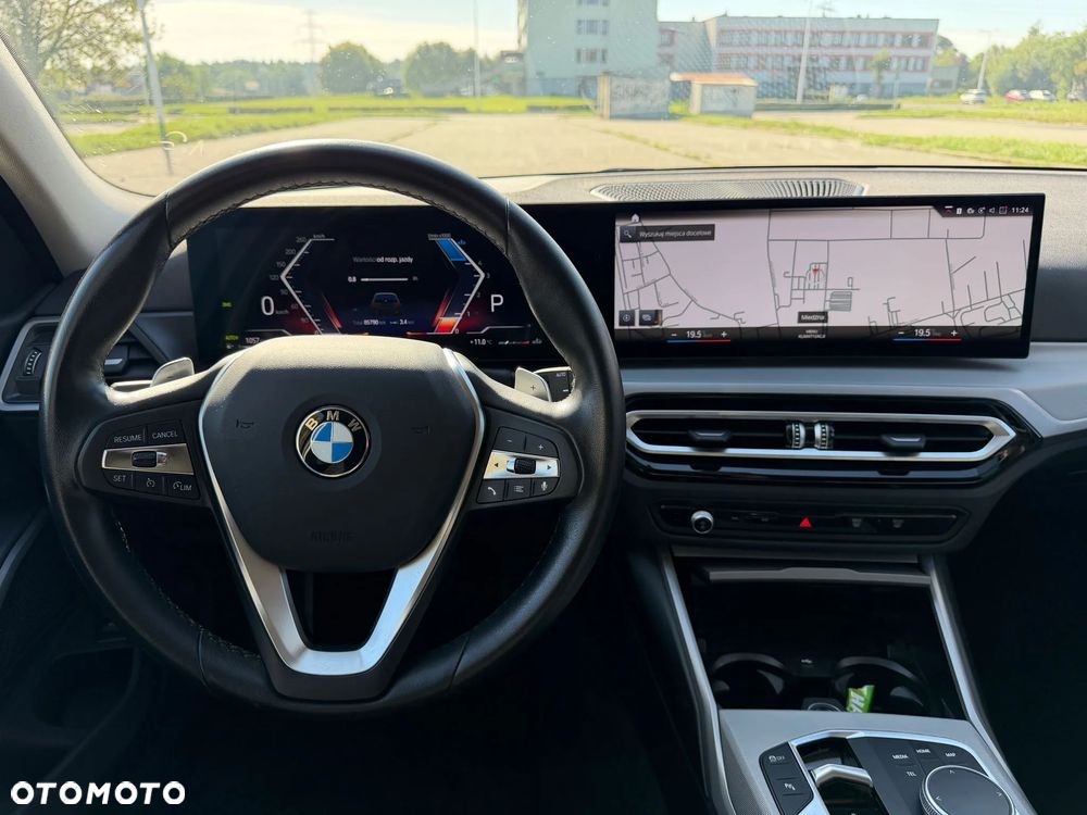 BMW Seria 3 320d Touring xDrive - 11