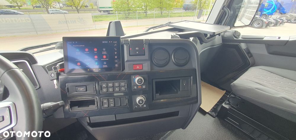 Renault T HIGH 4X2 13L E6 High Sleeper cab + ADR - 13