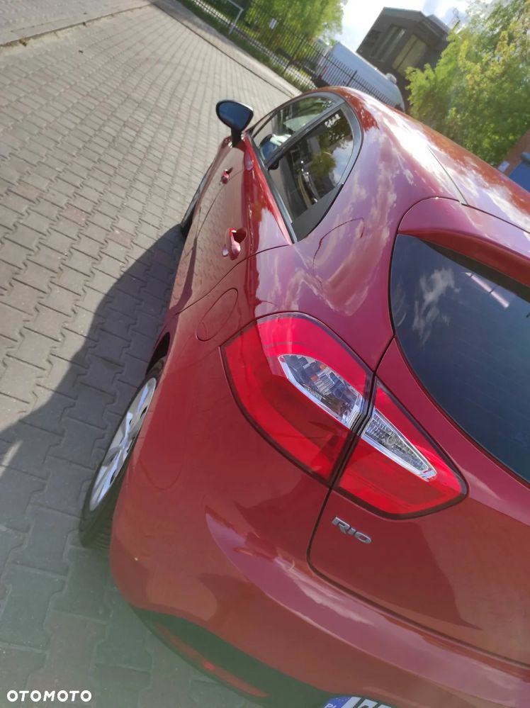 Kia Rio 1.1 crdi M - 11