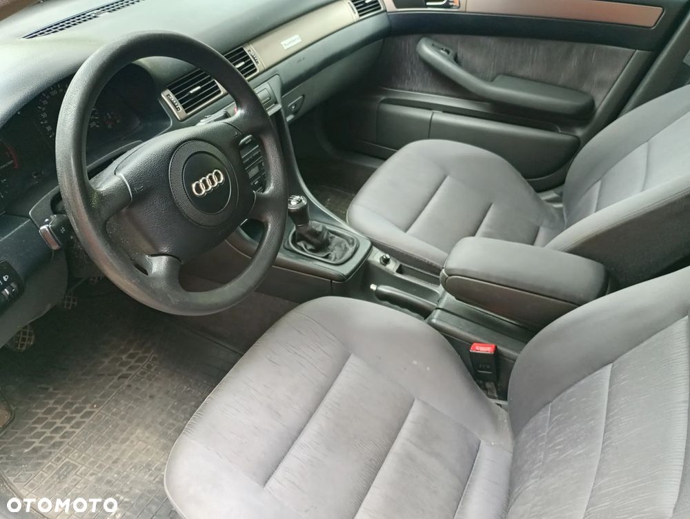 Audi A6 Limousine 2.4 - 6