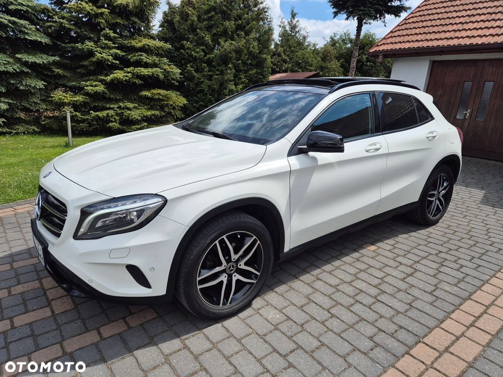 Mercedes-Benz GLA 200 Urban - 2