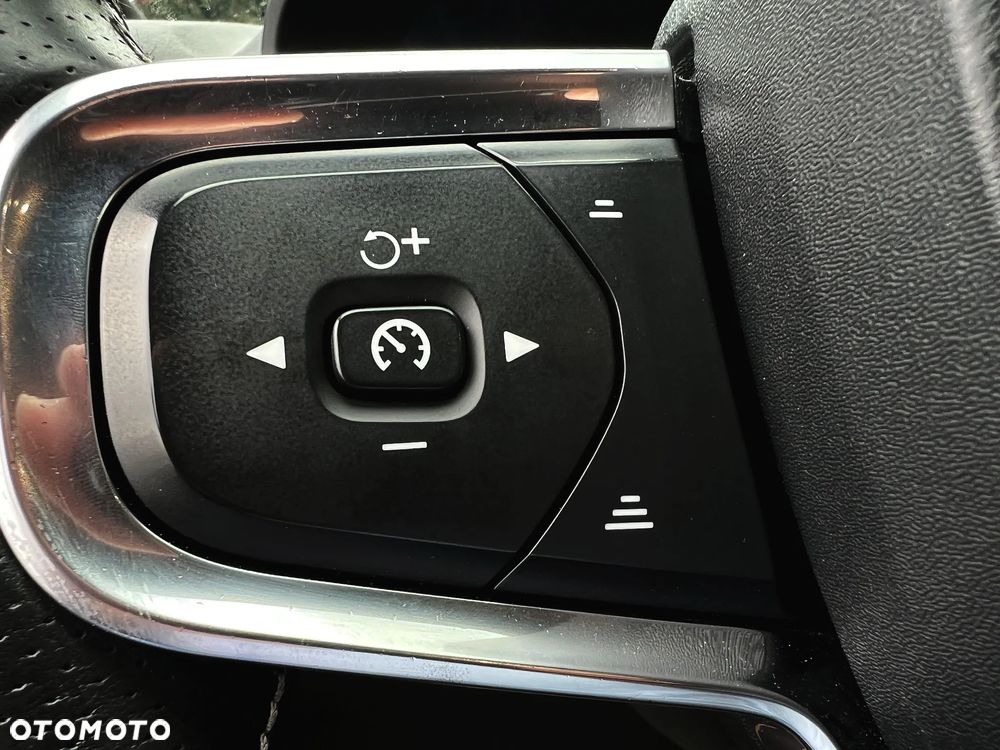 Volvo XC 40 T4 AWD Geartronic R-Design - 22