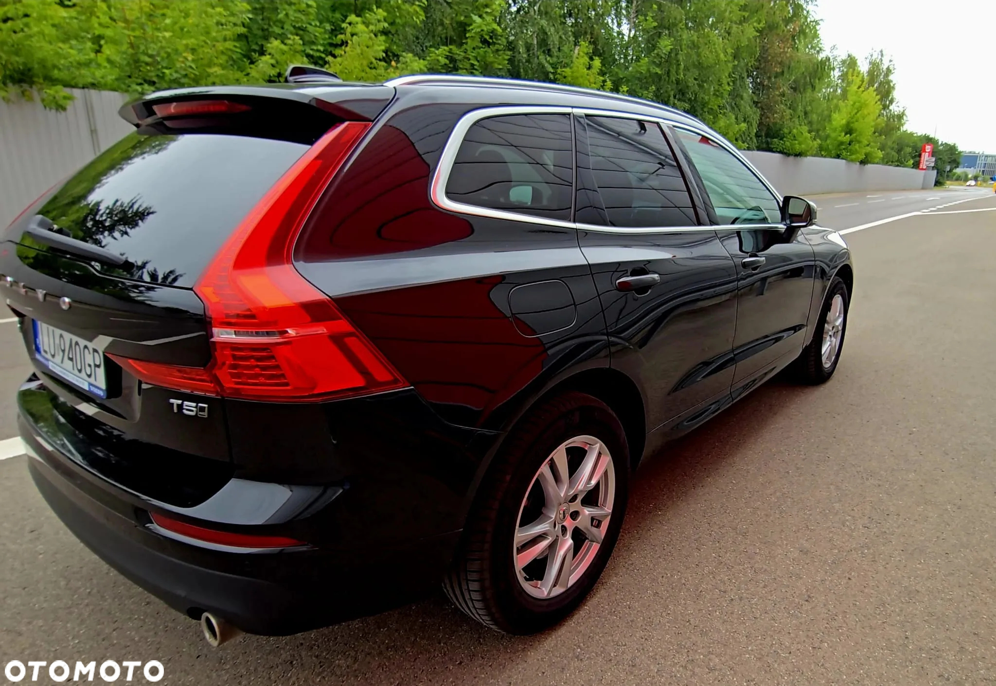 Volvo XC 60 T5 AWD Momentum - 2