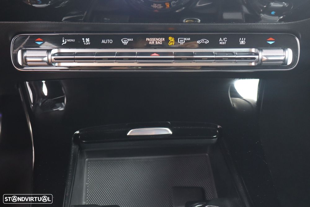 Mercedes-Benz A 250 e AMG Line - 25