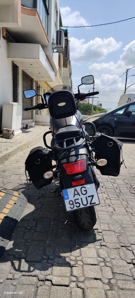 Kawasaki Vulcan 650 S - 9
