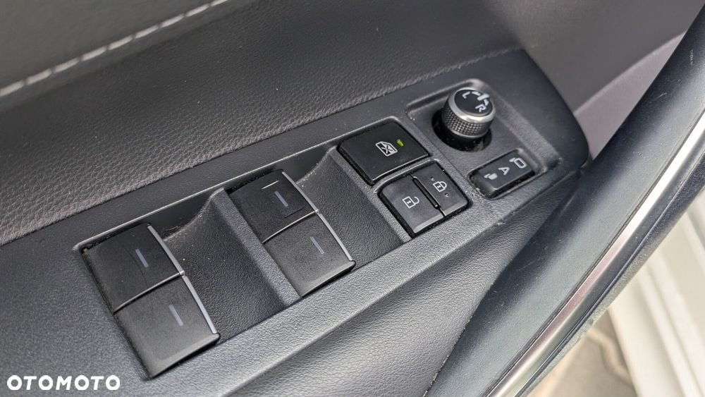 Toyota Corolla 1.8 Hybrid Comfort - 18