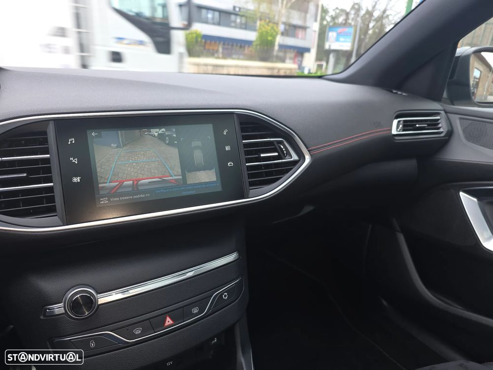 Peugeot 308 SW BlueHDi 130 EAT8 Stop & Start GT Pack - 34