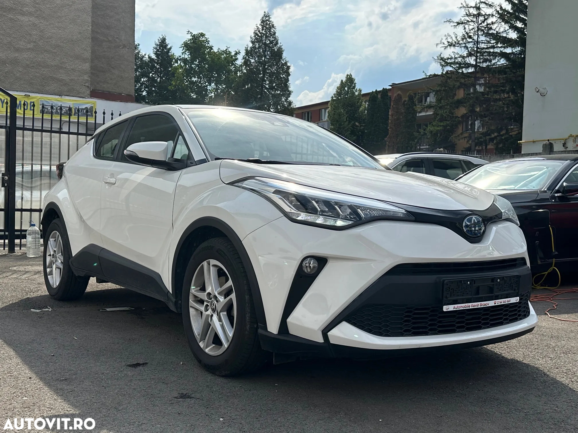Toyota C-HR 1.8 Hybrid Business Edition - 2