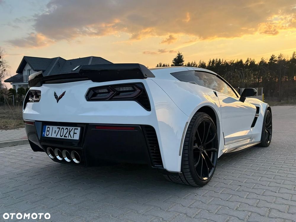 Chevrolet Corvette - 3