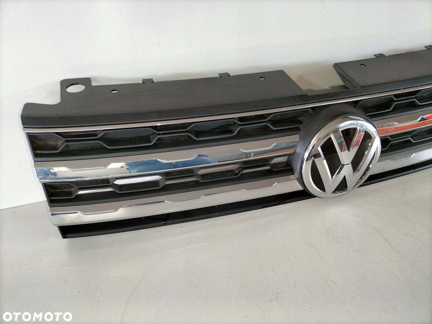 Atrapa kratka grill VW THARU 18- - 2