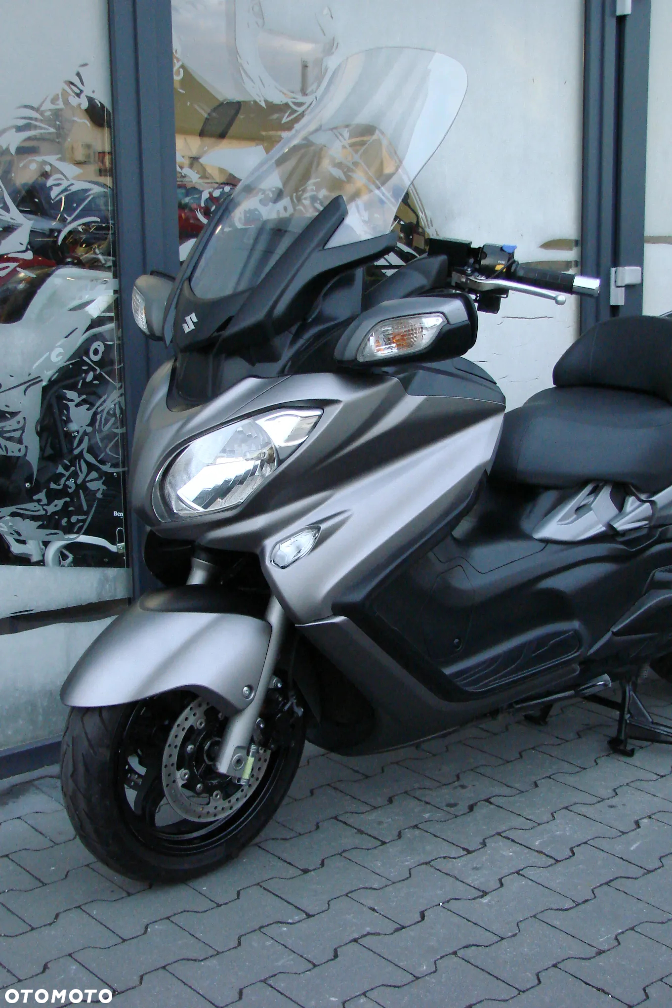 Suzuki Burgman - 4