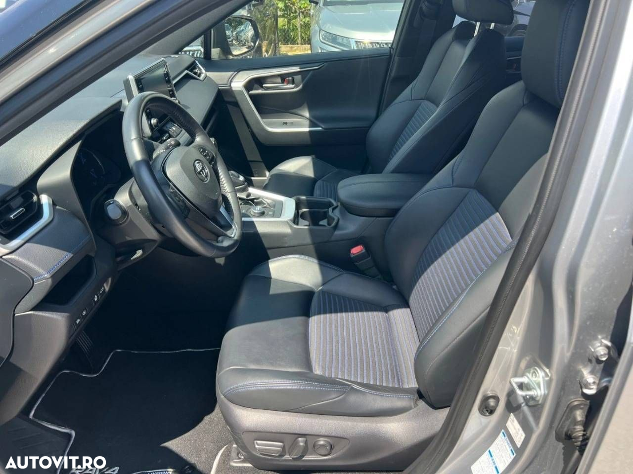Toyota RAV4 - 7