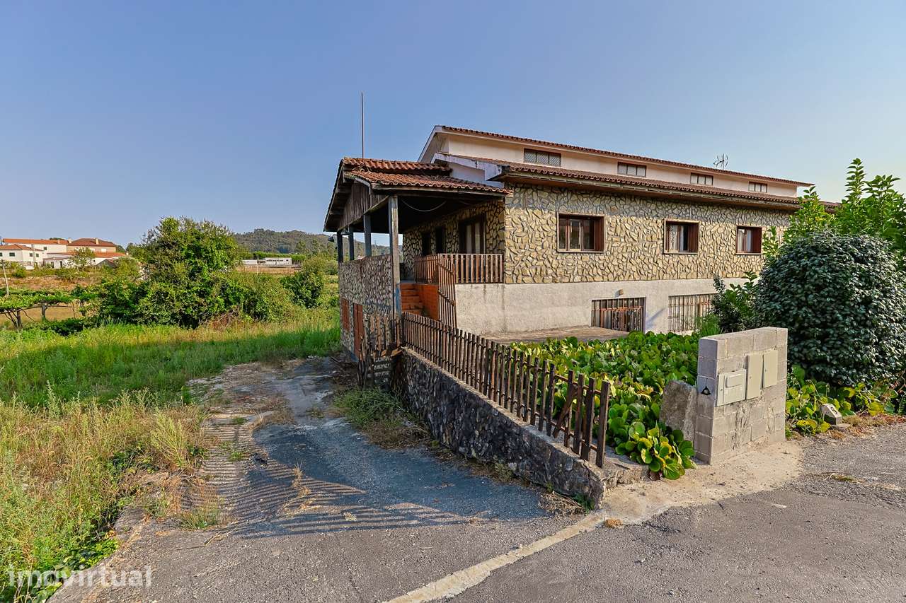 Moradia T4 c/ 376 m², jardim e riacho - Grande imagem: 5/43