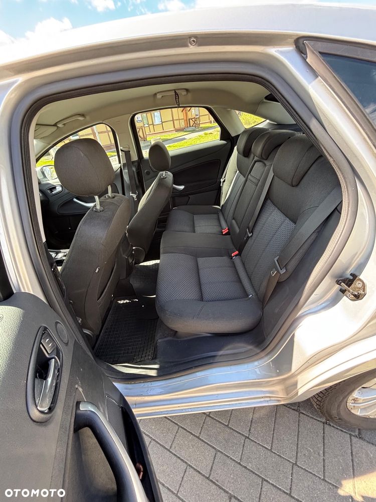 Ford Mondeo 2.3 Titanium - 23